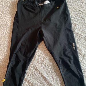 Nike Dry Fit Crops - Size M